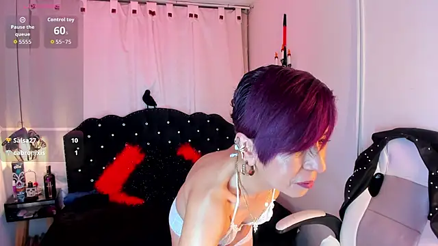 Snapshot of Trinityy__ chatting on November 14, 2025, 7:06 pm Trinityy online show from November 14, 2025, 7:06 pm