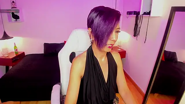 Snapshot of Trinityy__ chatting on August 6, 2026, 7:20 pm Trinityy online show from August 6, 2026, 7:20 pm