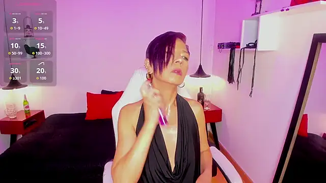 Snapshot of Trinityy__ chatting on July 18, 2026, 7:44 pm Trinityy online show from July 18, 2026, 7:44 pm