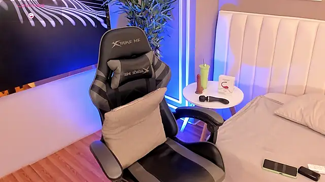 Skyyle  online show from March 20, 2026, 12:39 pm