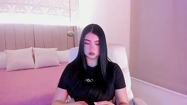 Sweety Nicole  online show from May 14, 2026, 2:25 pm