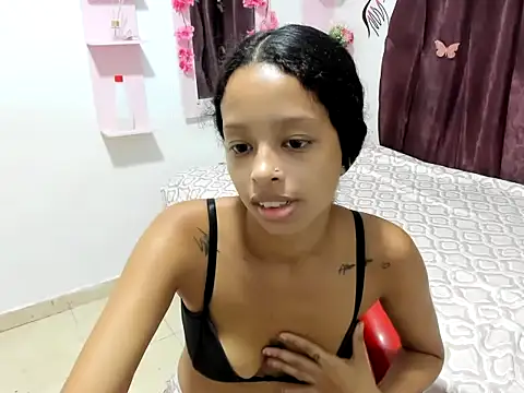 Snapshot of Liana_hot12 chatting on November 20, 2025, 12:11 am Liana hot12 online show from November 20, 2025, 12:11 am