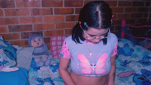 Snapshot of danaiisabella chatting on October 30, 2025, 4:33 am danaiisabella online show from October 30, 2025, 4:33 am