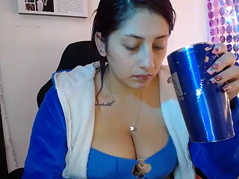 Snapshot of Nicol_V chatting on October 24, 2025, 4:11 am Nicol V online show from October 24, 2025, 4:11 am