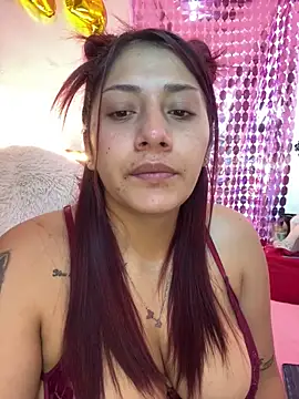 Snapshot of Nicol_V chatting on November 28, 2025, 5:29 am Nicol V online show from November 28, 2025, 5:29 am