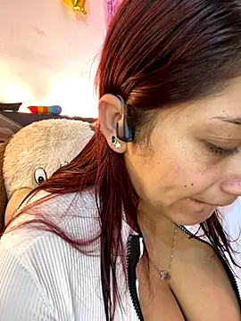 Snapshot of Nicol_V chatting on November 11, 2025, 4:51 am Nicol V online show from November 11, 2025, 4:51 am