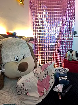 Snapshot of Nicol_V chatting on November 13, 2025, 5:11 am Nicol V online show from November 13, 2025, 5:11 am