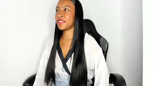 Snapshot of Euphoria_07 chatting on November 20, 2025, 4:24 am Euphoria 07 online show from November 20, 2025, 4:24 am