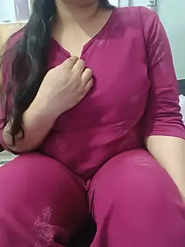 Snapshot of roshni_agrawal0 chatting on July 25, 2026, 7:27 am roshni agrawal0 online show from July 25, 2026, 7:27 am