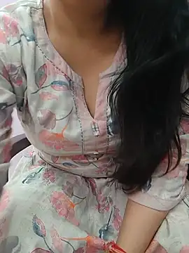 Snapshot of roshni_agrawal0 chatting on June 10, 2026, 8:59 am roshni agrawal0 online show from June 10, 2026, 8:59 am