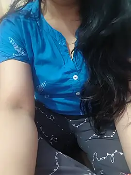 Snapshot of roshni_agrawal0 chatting on July 2, 2026, 6:41 am roshni agrawal0 online show from July 2, 2026, 6:41 am