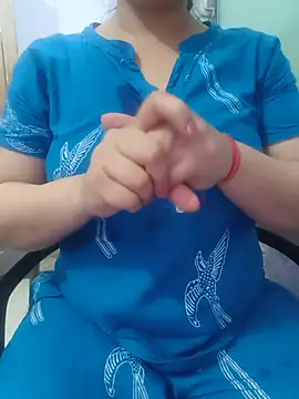 Snapshot of roshni_agrawal0 chatting on June 6, 2026, 6:40 am roshni agrawal0 online show from June 6, 2026, 6:40 am