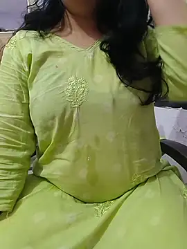 Snapshot of roshni_agrawal0 chatting on June 30, 2026, 4:45 am roshni agrawal0 online show from June 30, 2026, 4:45 am