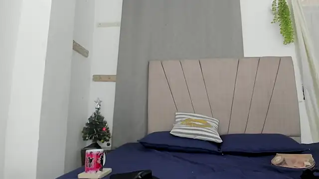 Snapshot of Lady_miss___ chatting on December 14, 2025, 1:17 pm Lady miss online show from December 14, 2025, 1:17 pm