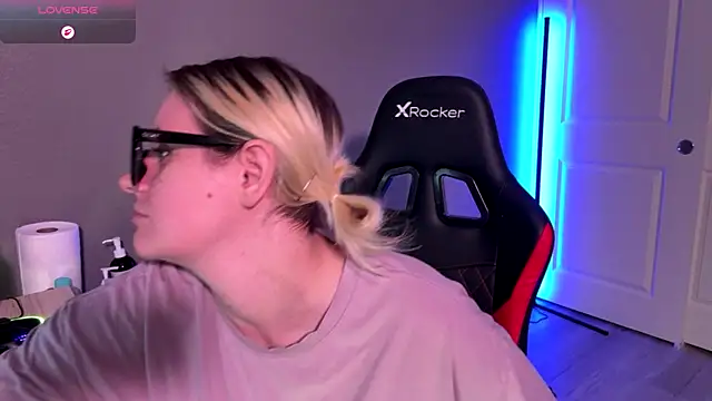 Snapshot of Charlies_world chatting on November 29, 2025, 6:30 pm Charlies world online show from November 29, 2025, 6:30 pm