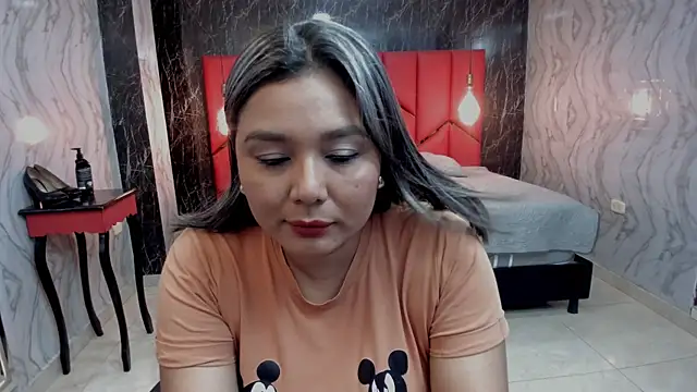 LatinaHoleQueen online show from July 22, 2026, 3:25 pm