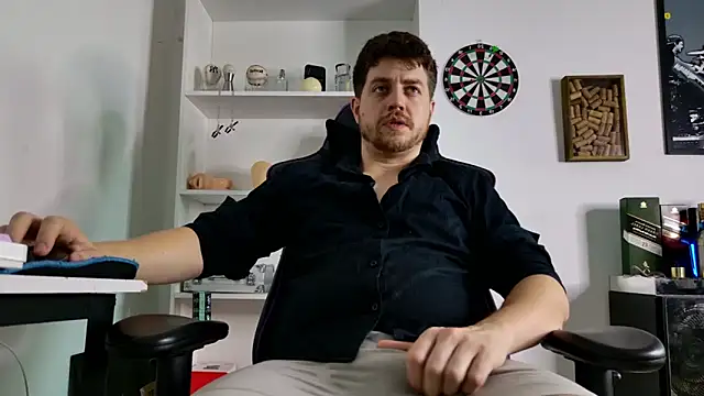 Snapshot of aaron_nvk chatting on February 10, 2026, 9:14 pm aaron nvk online show from February 10, 2026, 9:14 pm