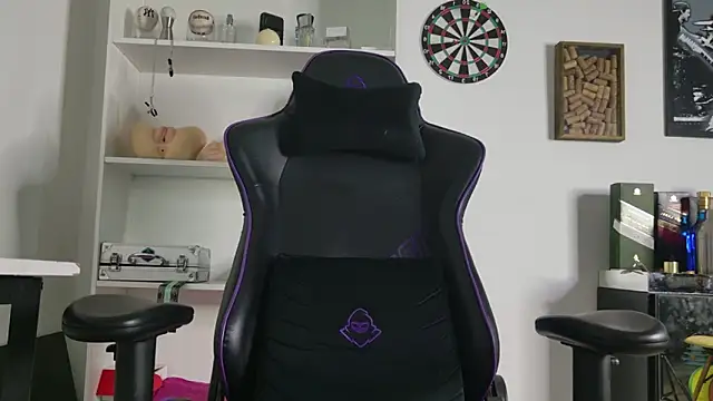 Snapshot of aaron_nvk chatting on March 4, 2026, 9:11 pm aaron nvk online show from March 4, 2026, 9:11 pm