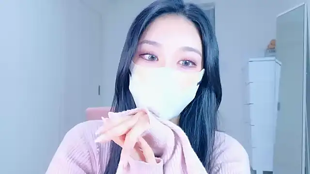 Snapshot of ramuchan_desu chatting on November 29, 2025, 12:33 am ramuchan desu online show from November 29, 2025, 12:33 am