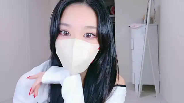 Snapshot of ramuchan_desu chatting on October 18, 2025, 1:29 am ramuchan desu online show from October 18, 2025, 1:29 am