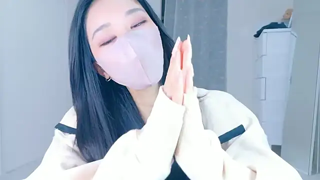 Snapshot of ramuchan_desu chatting on December 4, 2025, 2:21 am ramuchan desu online show from December 4, 2025, 2:21 am