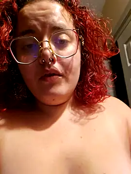 nuttiebuddy1 online show from September 11, 2025, 6:46 am