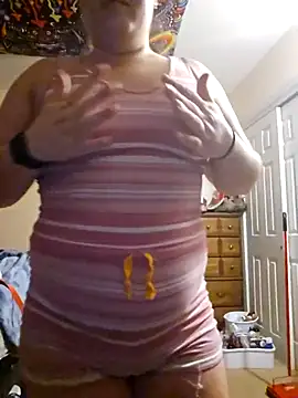 nuttiebuddy1 online show from September 21, 2025, 2:39 am