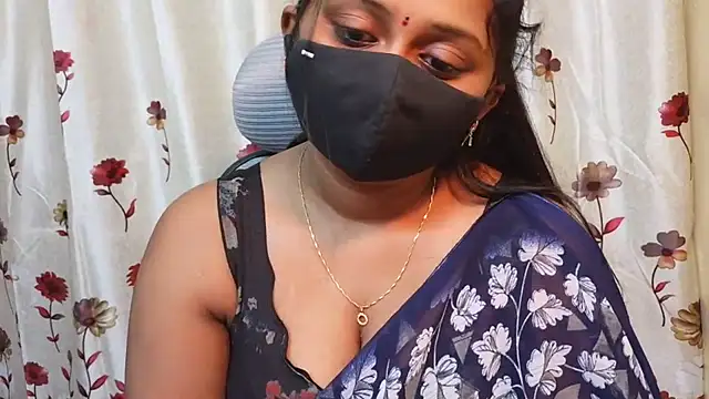 Snapshot of Pavani-Sexy chatting on July 17, 2026, 4:59 pm Pavani-Sexy online show from July 17, 2026, 4:59 pm