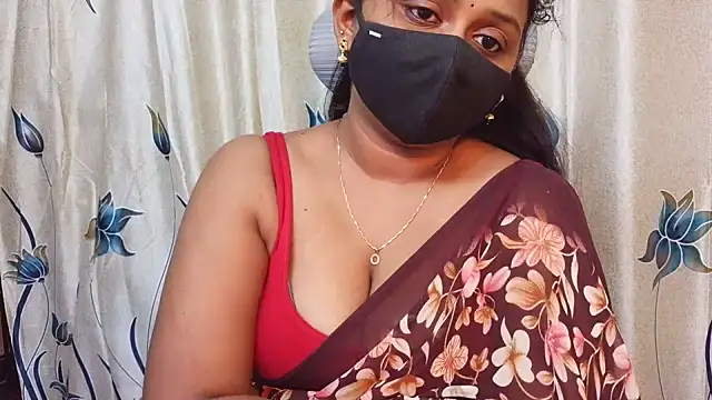 Snapshot of Pavani-Sexy chatting on August 3, 2026, 2:45 pm Pavani-Sexy online show from August 3, 2026, 2:45 pm