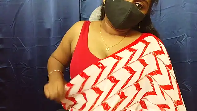 Snapshot of Pavani-Sexy chatting on July 7, 2026, 1:36 pm Pavani-Sexy online show from July 7, 2026, 1:36 pm