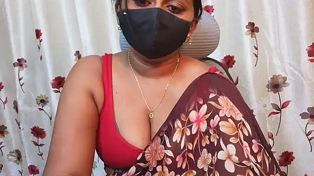 Snapshot of Pavani-Sexy chatting on July 16, 2026, 4:48 pm Pavani-Sexy online show from July 16, 2026, 4:48 pm