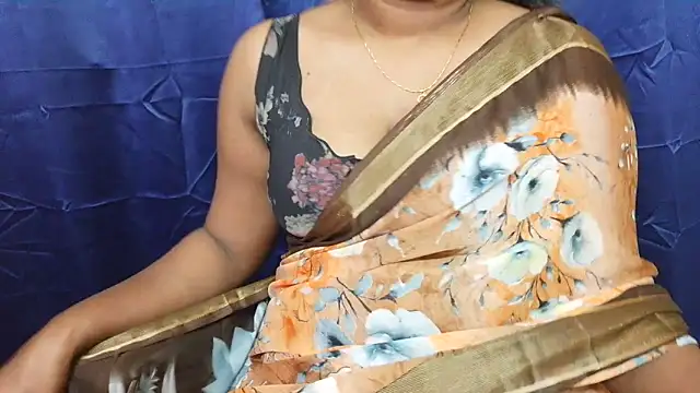 Snapshot of Pavani-Sexy chatting on June 15, 2026, 2:50 pm Pavani-Sexy online show from June 15, 2026, 2:50 pm