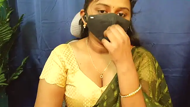 Snapshot of Pavani-Sexy chatting on August 4, 2026, 6:18 am Pavani-Sexy online show from August 4, 2026, 6:18 am