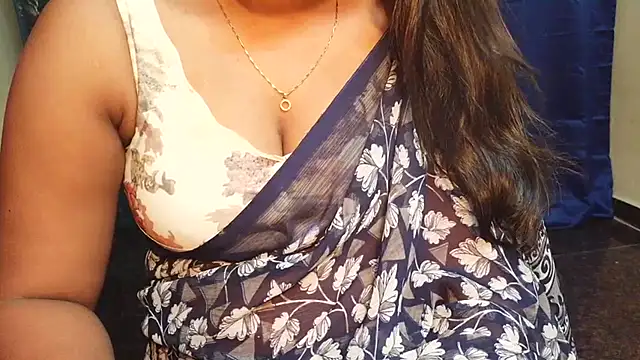 Snapshot of Pavani-Sexy chatting on June 27, 2026, 4:07 am Pavani-Sexy online show from June 27, 2026, 4:07 am
