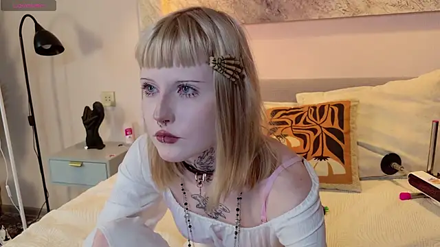 Snapshot of MilkMeSoftly chatting on June 11, 2026, 8:55 am MilkMeSoftly online show from June 11, 2026, 8:55 am
