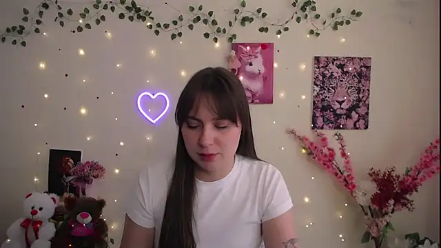 Snapshot of Amanda_Bright_ chatting on June 9, 2026, 10:05 am Amanda Bright online show from June 9, 2026, 10:05 am