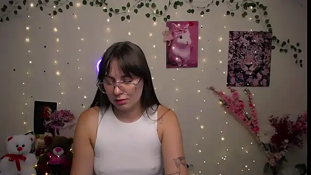 Snapshot of Amanda_Bright_ chatting on July 28, 2026, 2:13 pm Amanda Bright online show from July 28, 2026, 2:13 pm