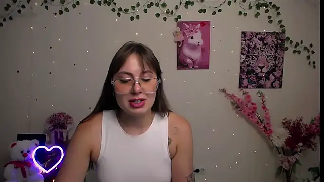 Snapshot of Amanda_Bright_ chatting on August 3, 2026, 1:28 pm Amanda Bright online show from August 3, 2026, 1:28 pm