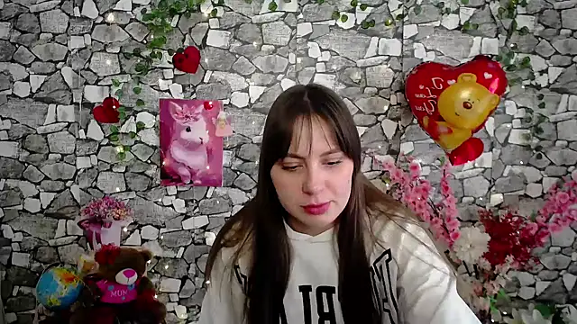 Amanda Bright  online show from February 11, 2026, 11:32 am