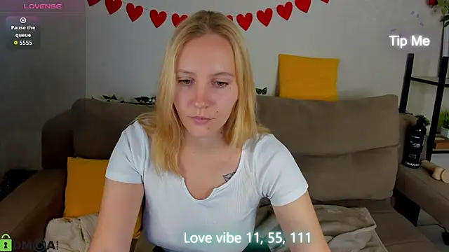 Snapshot of Anna_Chelsea chatting on February 12, 2026, 12:21 am Anna Chelsea online show from February 12, 2026, 12:21 am