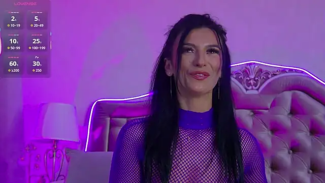 Snapshot of KinkyAmelie chatting on October 10, 2025, 6:20 pm KinkyAmelie online show from October 10, 2025, 6:20 pm