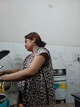 Snapshot of Trisha_71 chatting on July 14, 2026, 12:22 pm Trisha 71 online show from July 14, 2026, 12:22 pm