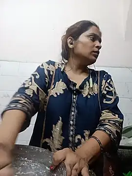 Snapshot of Trisha_71 chatting on June 29, 2026, 3:56 pm Trisha 71 online show from June 29, 2026, 3:56 pm