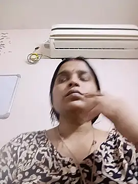 Snapshot of Trisha_71 chatting on July 3, 2026, 2:56 pm Trisha 71 online show from July 3, 2026, 2:56 pm