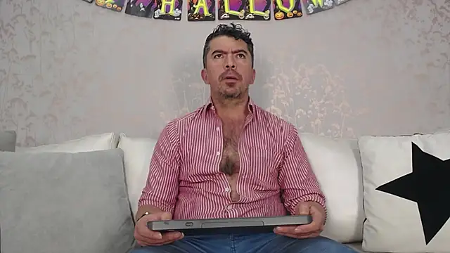 JuanKFit 45 online show from October 30, 2025, 1:31 pm