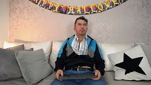 JuanKFit 45 online show from October 28, 2025, 1:54 pm