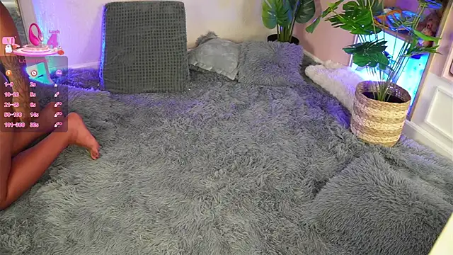 Snapshot of AnnieCouperr chatting on October 10, 2025, 7:58 pm AnnieCouperr online show from October 10, 2025, 7:58 pm