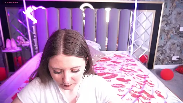 CraveeDoll online show from March 28, 2026, 1:34 pm