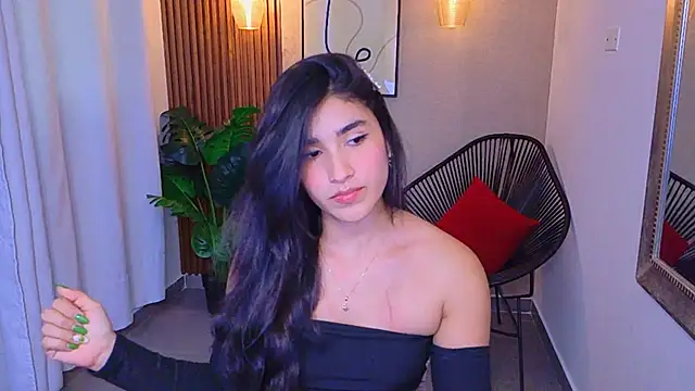 Lia Mar  online show from June 5, 2026, 6:13 pm