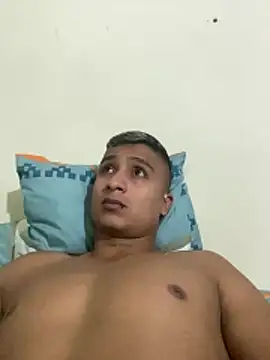 ThiagoBlaze online show from December 18, 2025, 8:45 pm